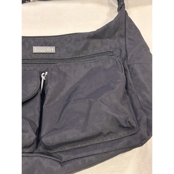 Baggallini Black Cheetah Print Lightweight Crossbody Bag for Women - Picture 4 of 10